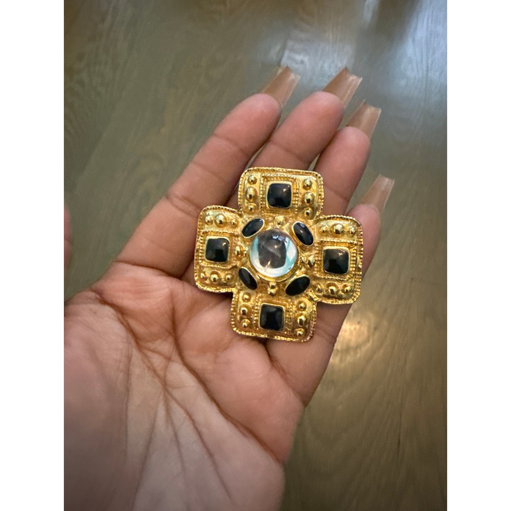 Flairs New York Byzantine Maltese Cross Brooch Gold Tone Black Cabochon Vintage